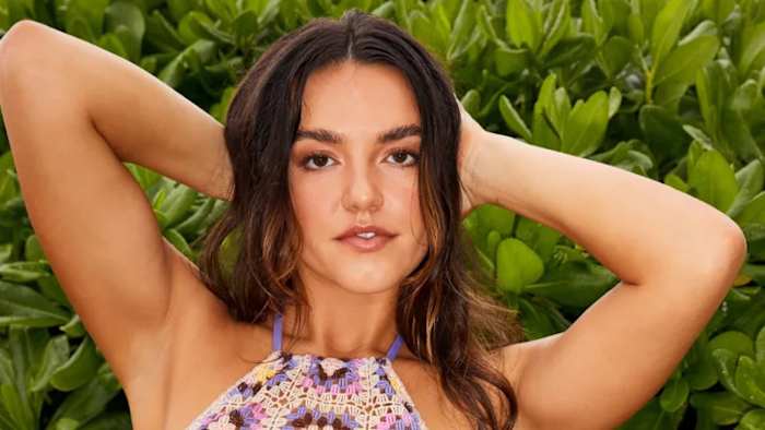 Mady Dewey was photographed by Ben Watts in Puerto Rico.